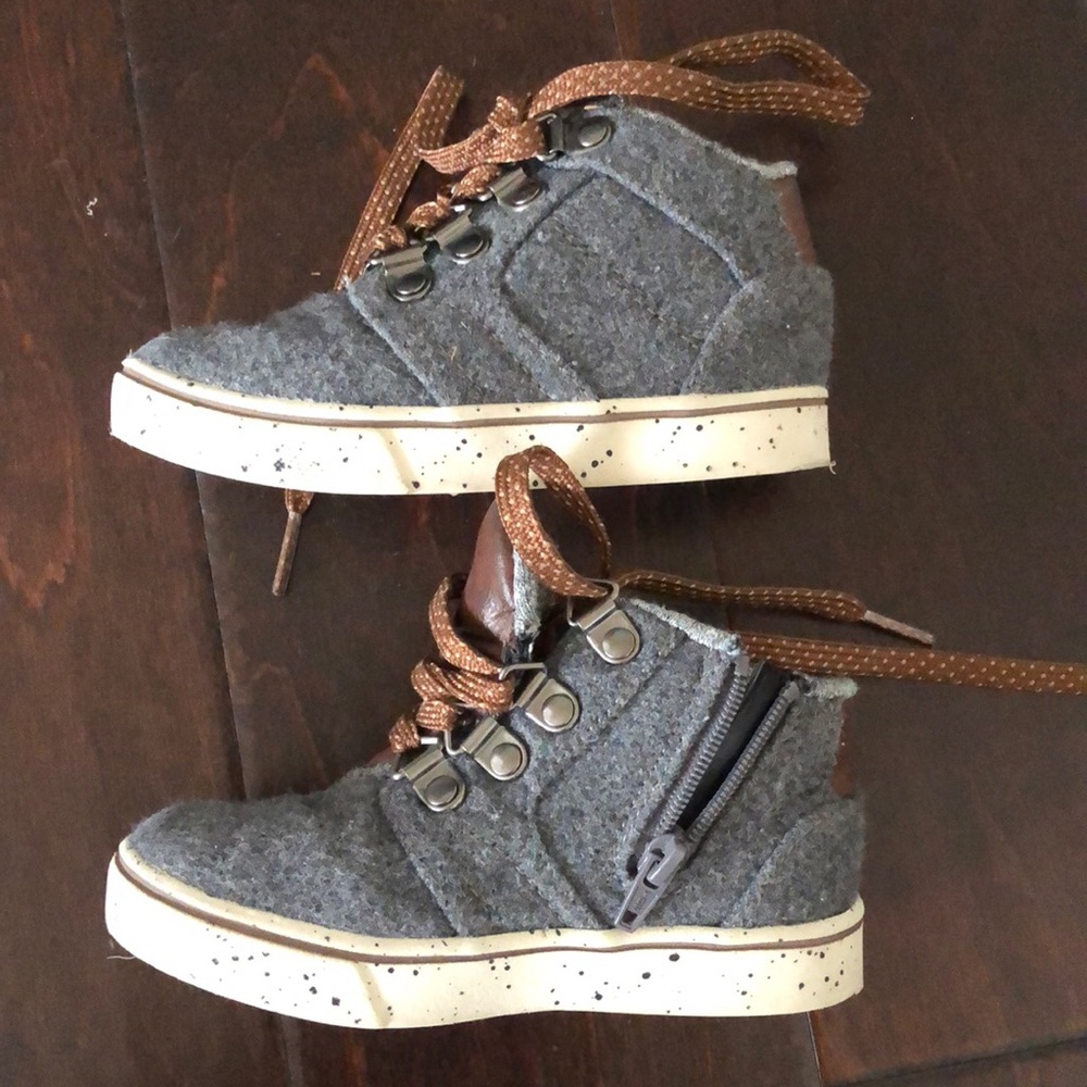 Cat & Jack toddler boy shoes.